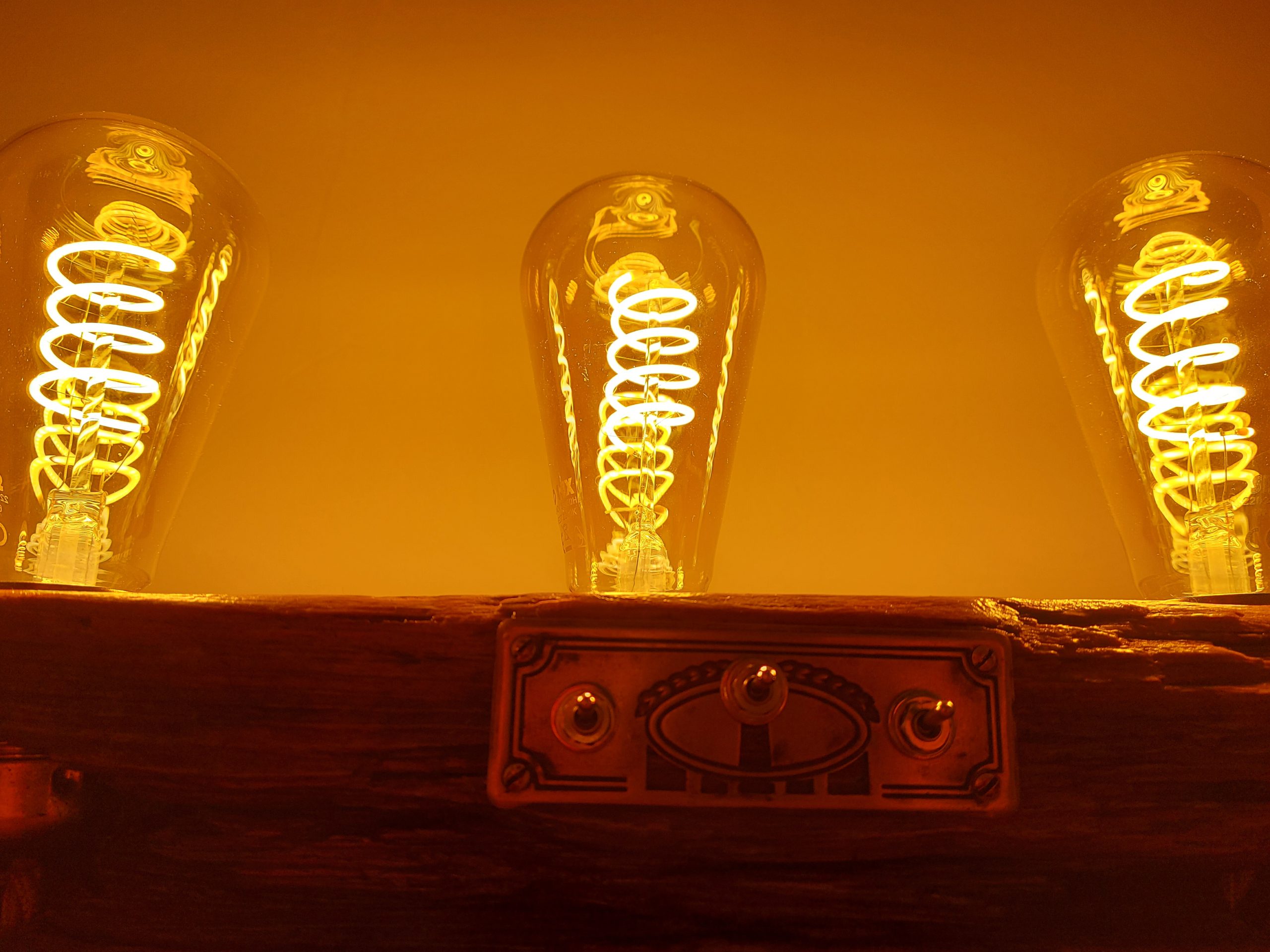 Lampada Trilux con tre lampadine vintage - immagine 2